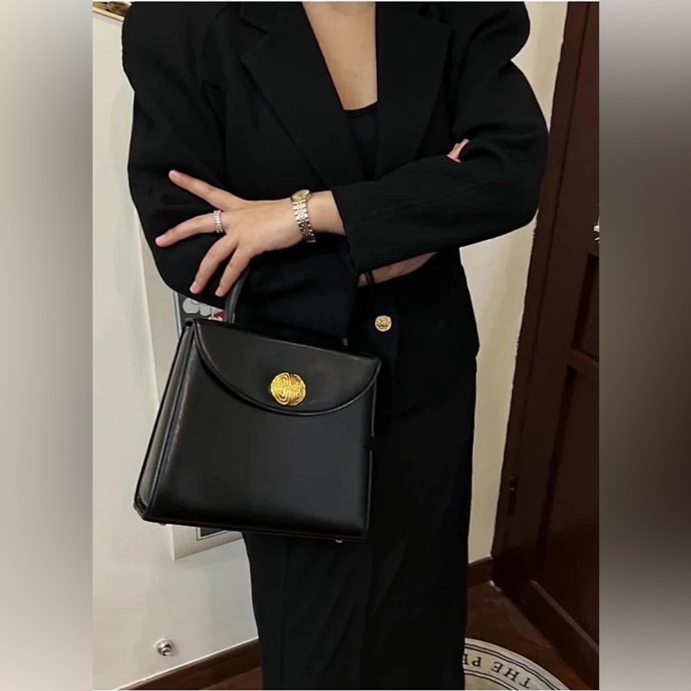 Vintage Givenchy handle satchel bag black, 2 ways⚡️